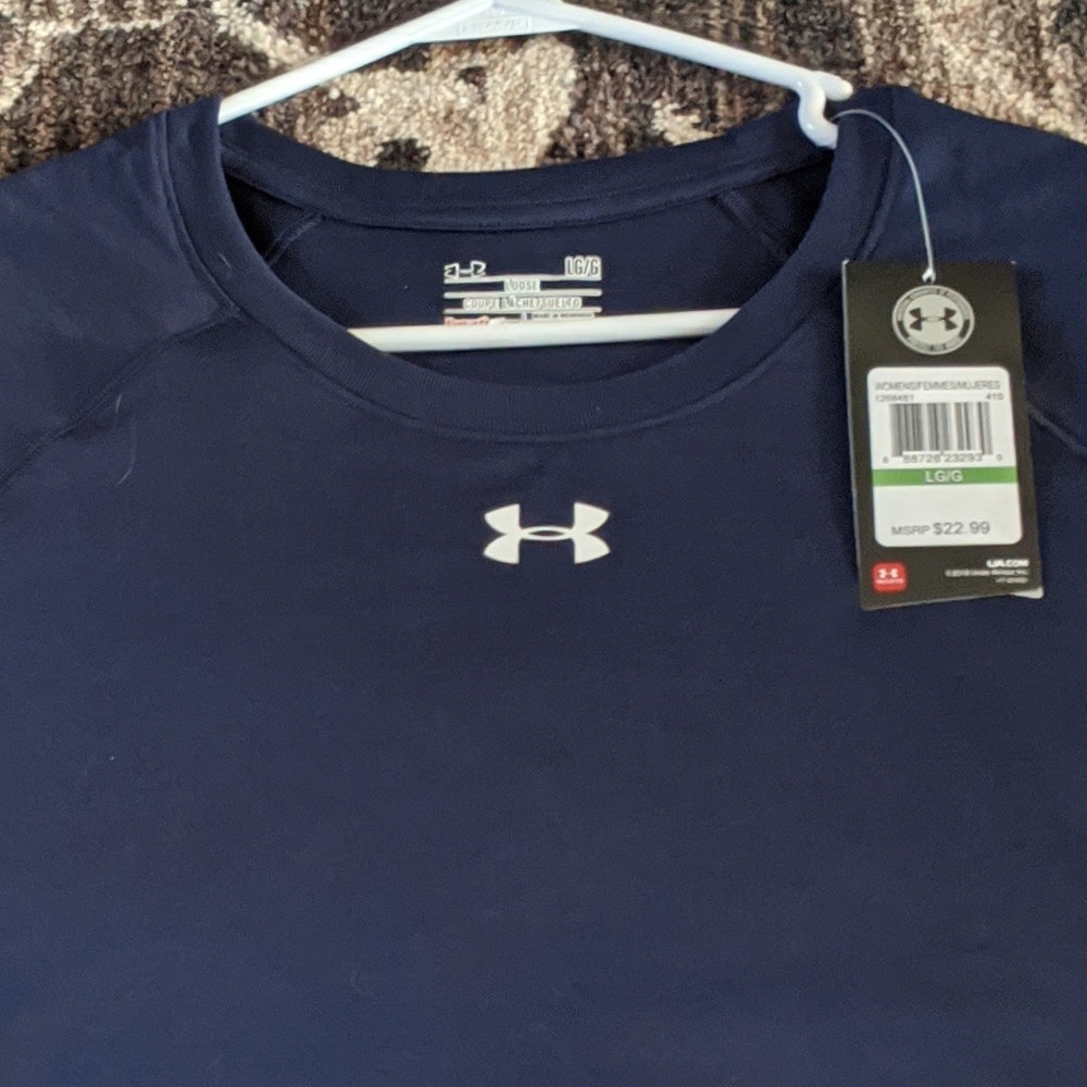 Womens Under Armour wicking T shirt